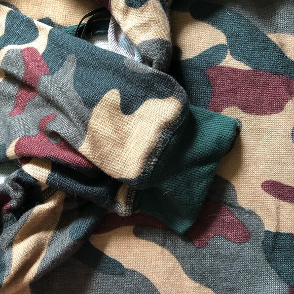 *ARDENE* camo onesie - Picture 3 of 4
